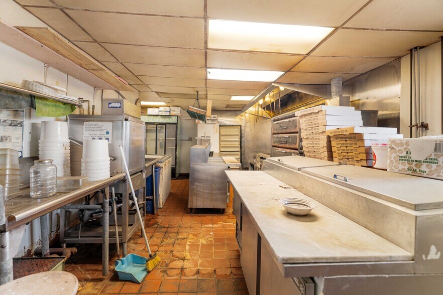 More Photos Of 142 Cross St, Somerville Restaurant For Sale