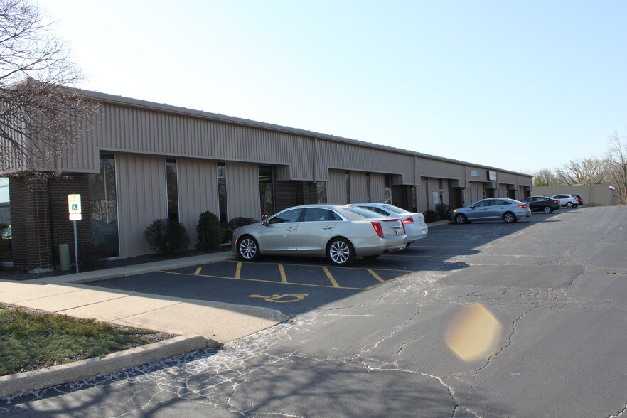 More Photos Of 2000 W Pioneer Pky, Peoria Office For Lease