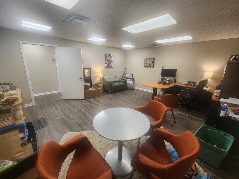 More Photos Of 936 W Greenfield Ave, Milwaukee Freestanding For Sale
