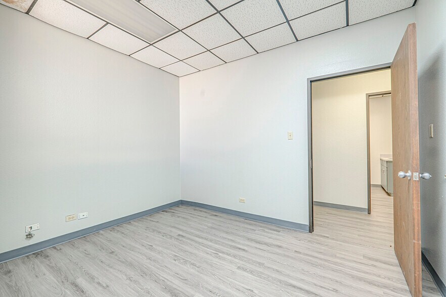 More Photos Of 2407 W Louisiana Ave, Midland Medical For Lease