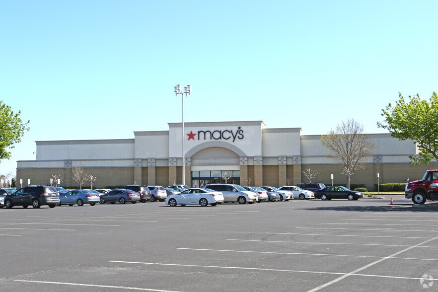 More Photos Of 3200 Naglee Rd, Tracy General Retail For Sale