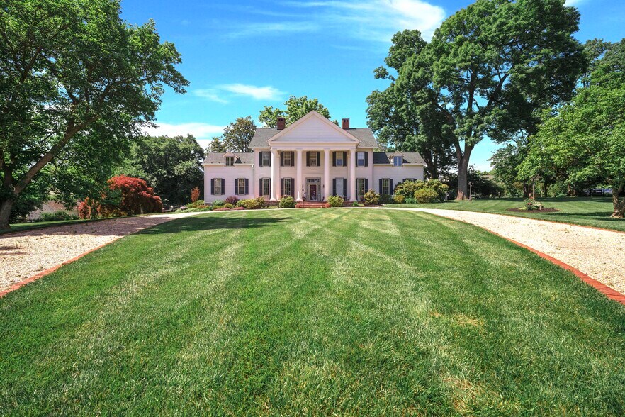 More Photos Of 1902 Jefferson Pike, Knoxville Lodge Meeting Hall For Sale