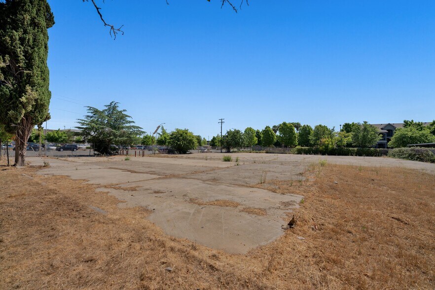 More Photos Of 6620-6630 4th, Sacramento Land For Sale