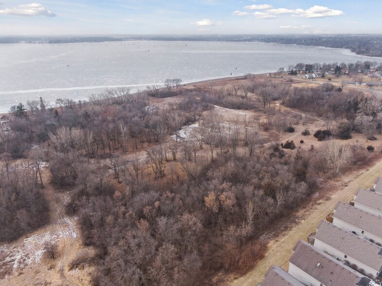 More Photos Of xxx Lake Blvd, Buffalo Apartments For Sale