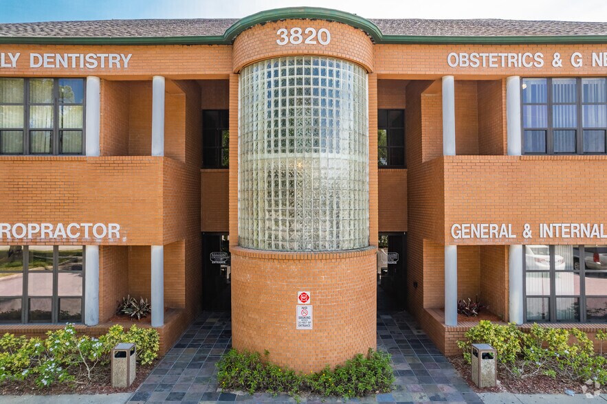More Photos Of 3820 Tampa Rd, Palm Harbor Medical For Lease