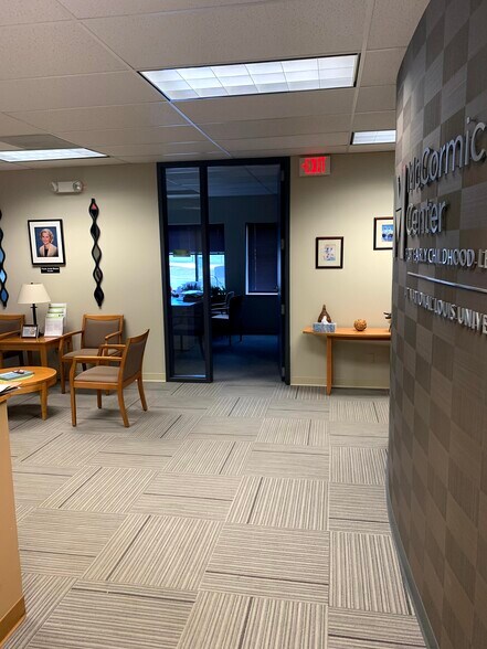 More Photos Of 6200-6250 Capitol Dr, Wheeling Flex For Lease