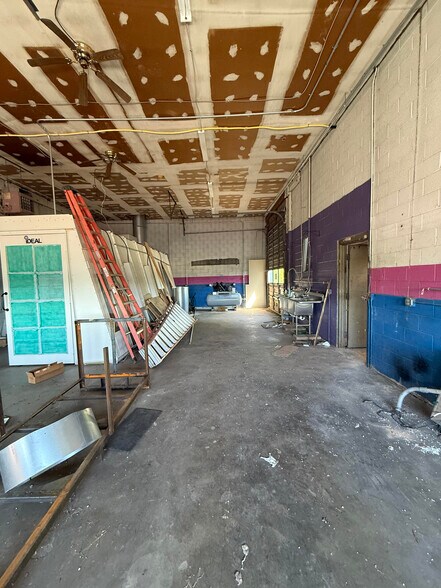 More Photos Of 4715-4717 Harrison Rd, Fredericksburg General Retail For Lease
