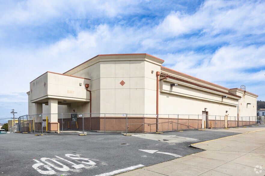More Photos Of 6100 Mission St, Daly City Drugstore For Lease