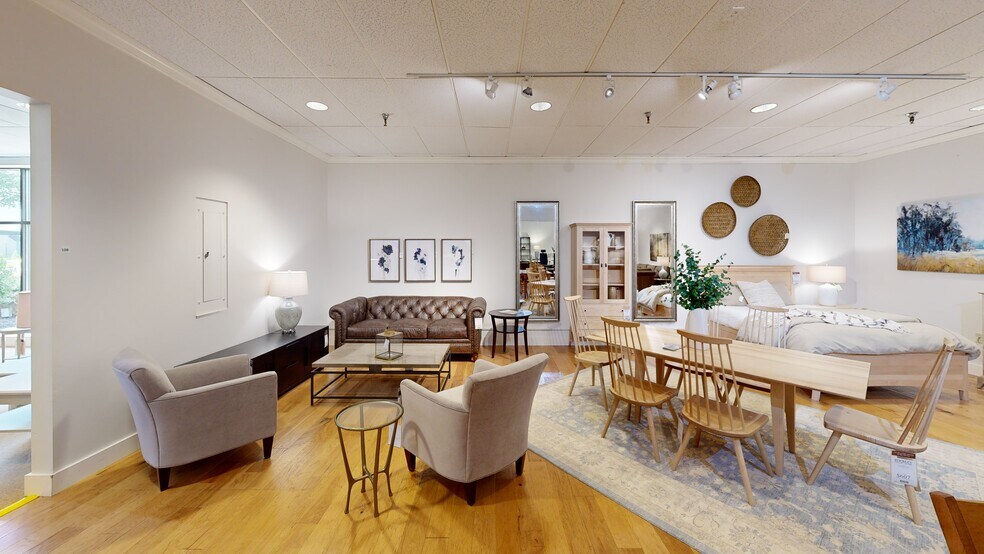 More Photos Of 151 Wolf Rd, Colonie Freestanding For Sale