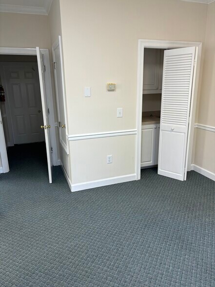 More Photos Of 5600 I 55 S, Byram Office For Lease