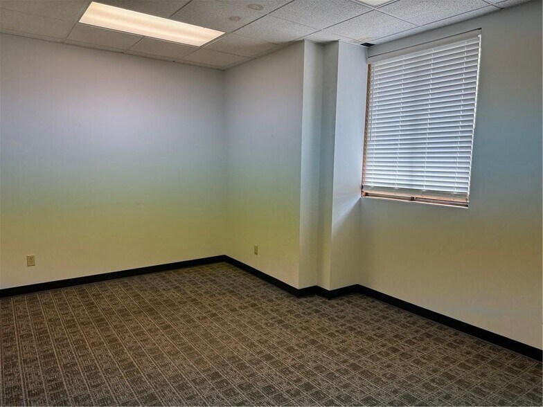 More Photos Of 12 W Marshall St, Rice Lake Loft Creative Space For Lease