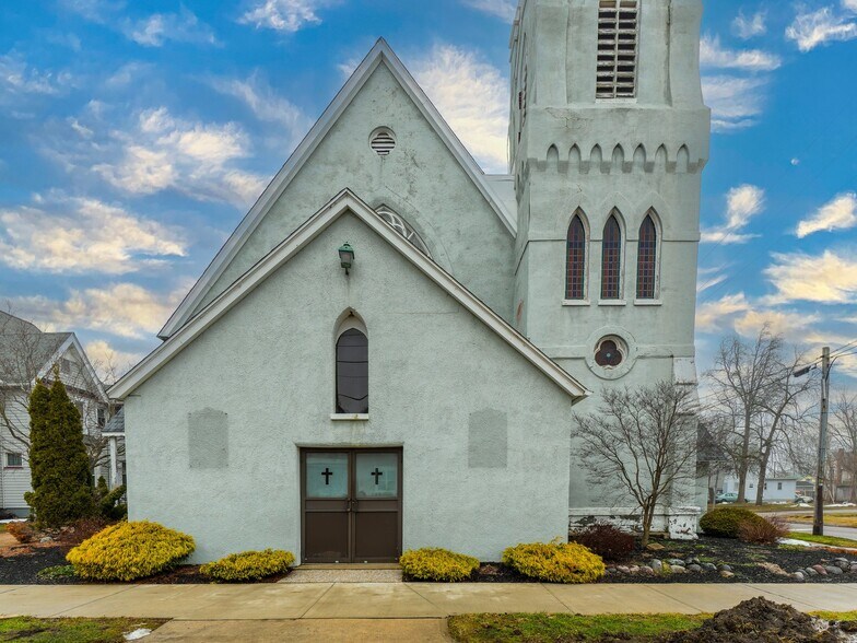 Primary Photo Of 480 State St, Conneaut Religious Facility For Sale