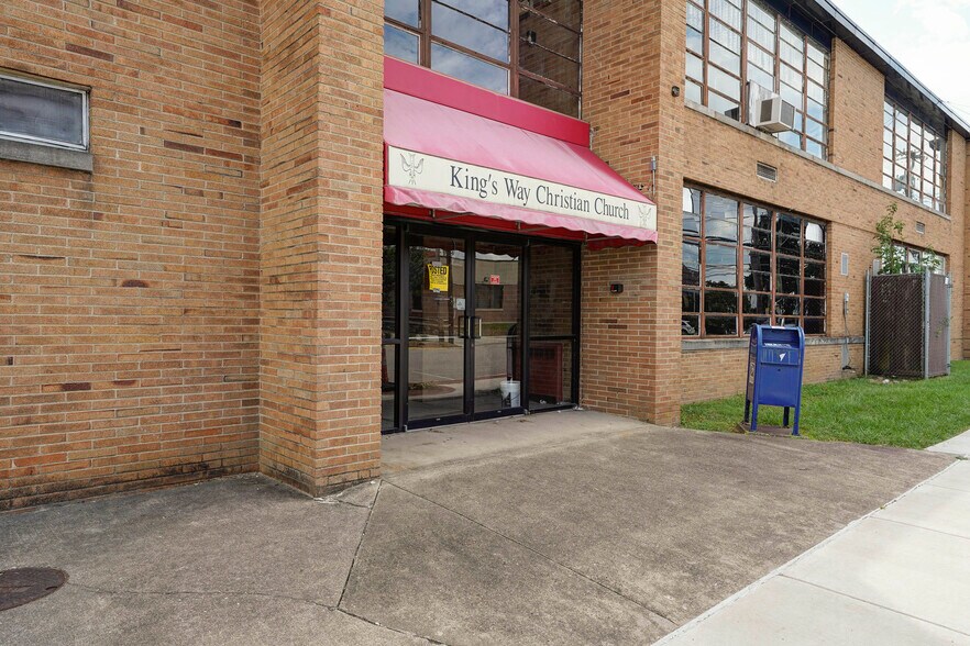 More Photos Of 302 21st St, Nitro Office Residential For Sale