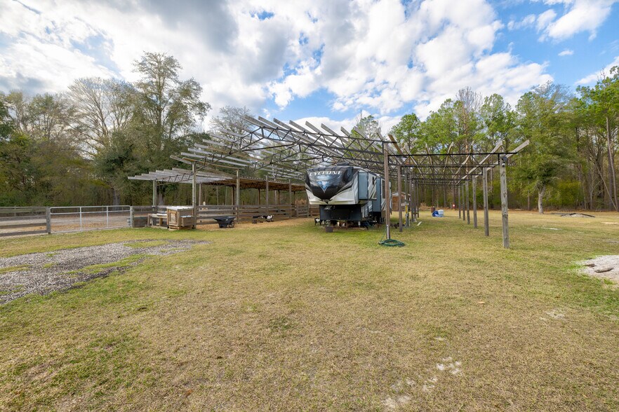 More Photos Of 6012 Long Branch Rd, Jacksonville Horse Stables For Sale