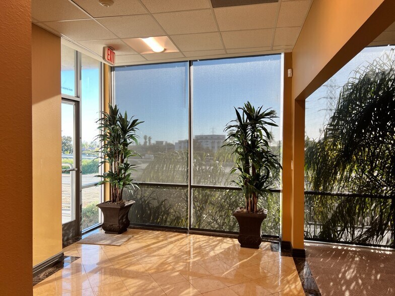 More Photos Of 5700 Moon Dr, Ventura Office For Sale