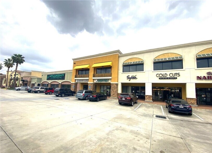 More Photos Of 1315-1321 S Grand Ave, Glendora General Retail For Lease