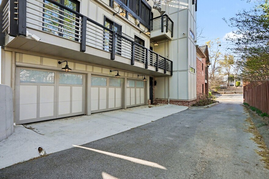 More Photos Of 117 E Maple St, Decatur Loft Creative Space For Sale