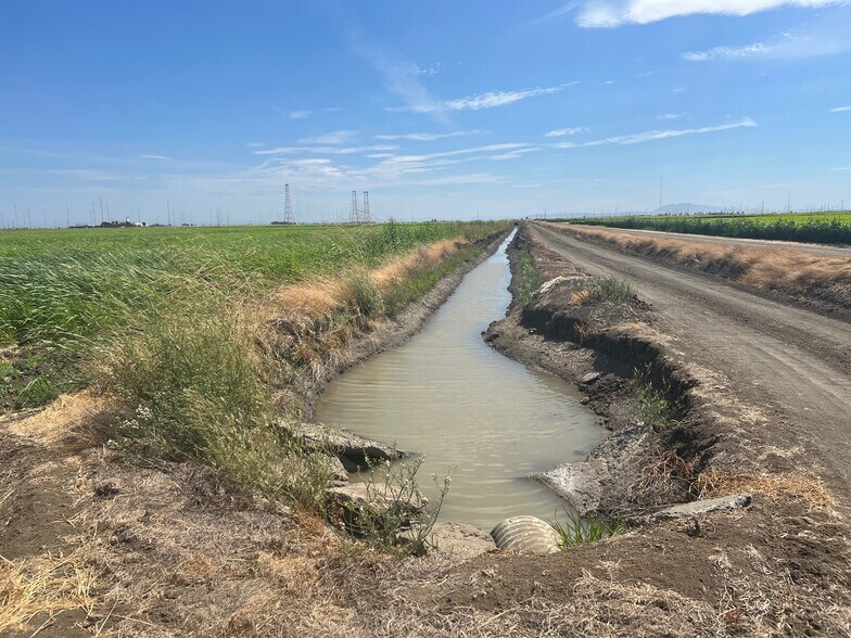 More Photos Of Radio Station, Dixon Land For Sale