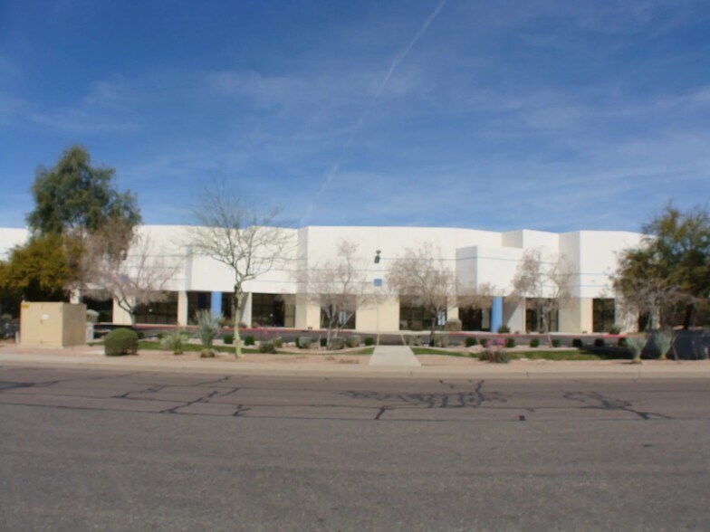 More Photos Of 1734 W Williams Dr, Phoenix Warehouse For Lease