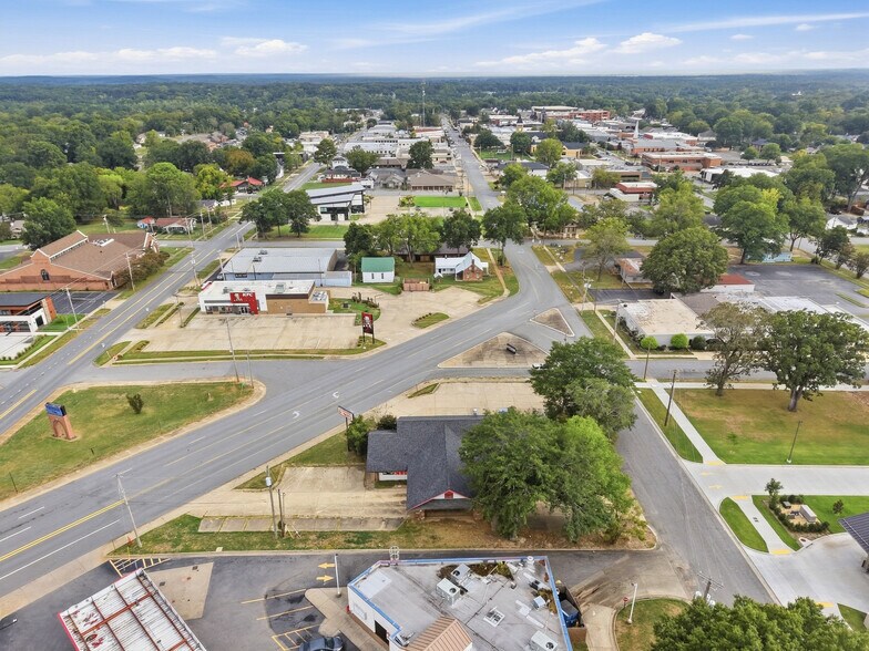 More Photos Of 609 N Main St, Benton Fast Food For Sale