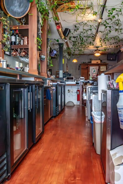 More Photos Of 205 Main St, Onalaska Specialty For Sale