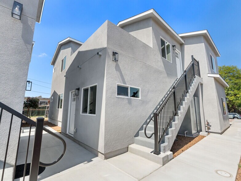 More Photos Of 438 Denby St, San Diego Multifamily For Sale