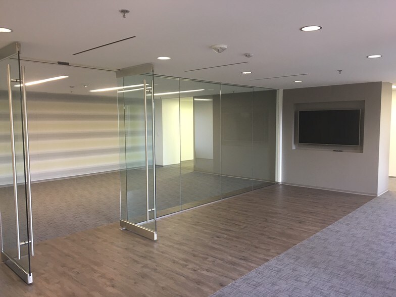 Primary Photo Of 1201 E Abingdon Dr, Alexandria Office For Lease