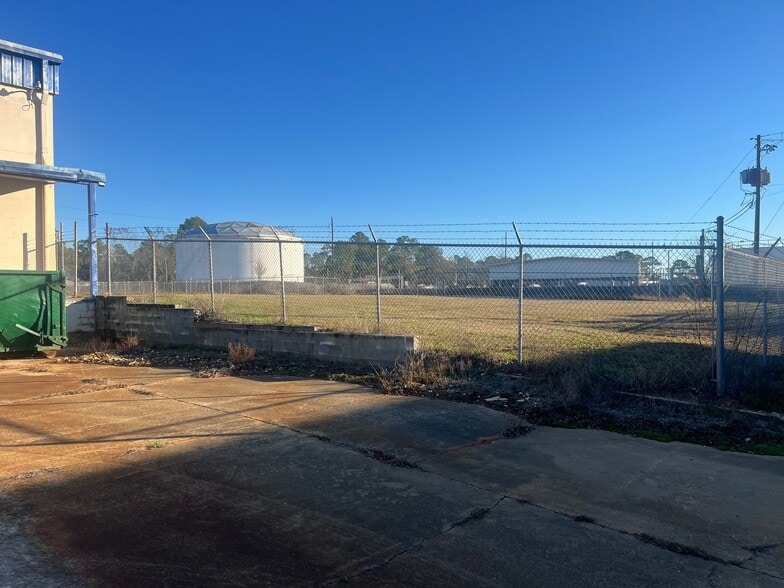 More Photos Of 1205 Greenvale Rd, Albany Warehouse For Sale