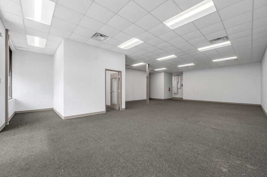 More Photos Of 100 Regency Point Path, Lexington Freestanding For Lease