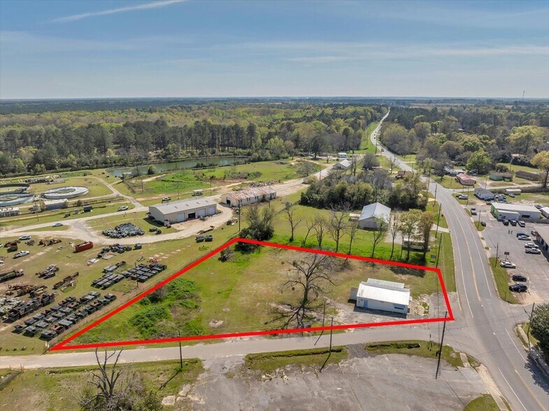 More Photos Of 131 S Jackson St, Hawkinsville Flex For Sale