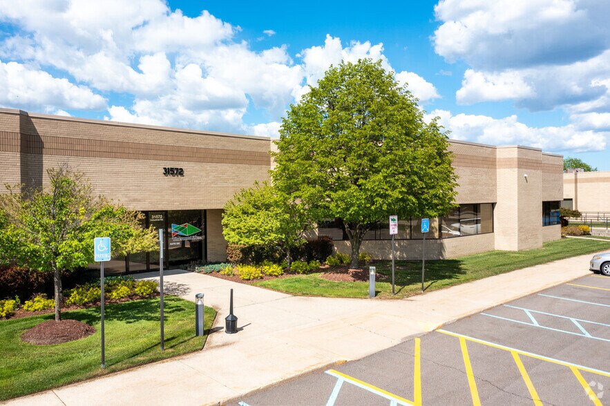 More Photos Of 31572 Industrial Rd, Livonia Unknown For Lease