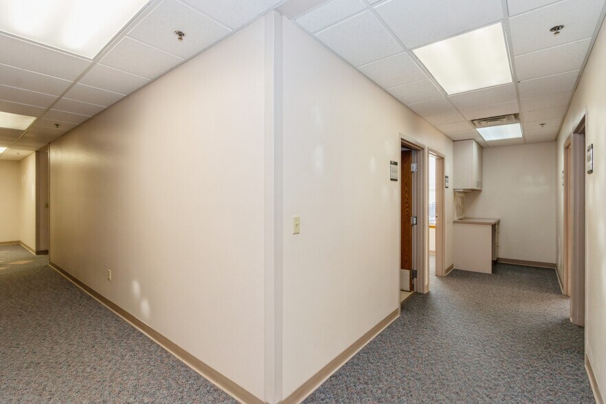 More Photos Of 520 10th Ave, Coralville Medical For Sale