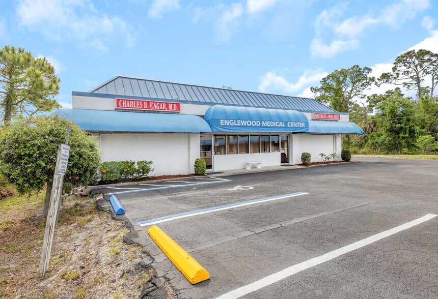 More Photos Of 655 N Indiana Ave, Englewood Medical For Sale