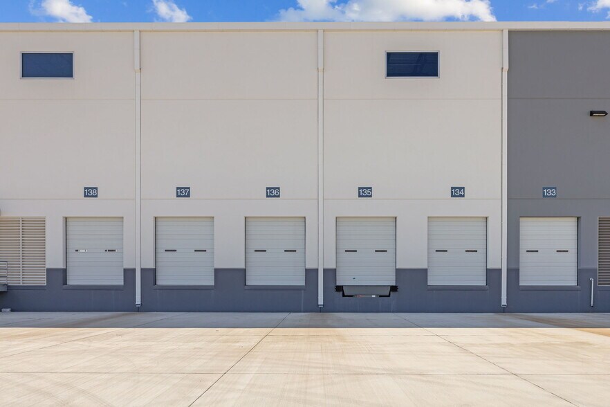 More Photos Of 1800 State Highway 121, Grapevine Distribution For Lease