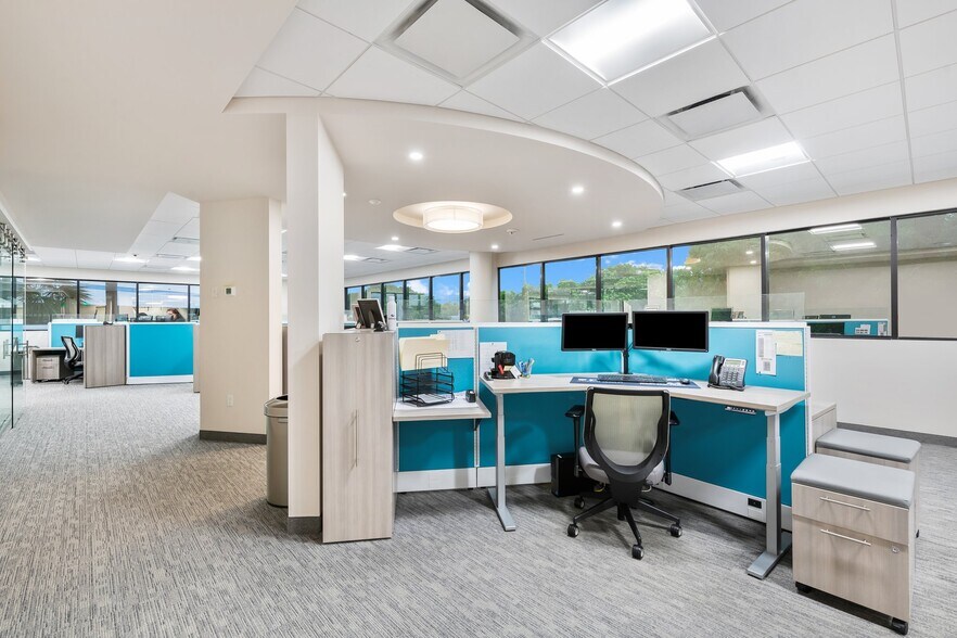 More Photos Of 3303 W Commercial Blvd, Fort Lauderdale Office For Sale