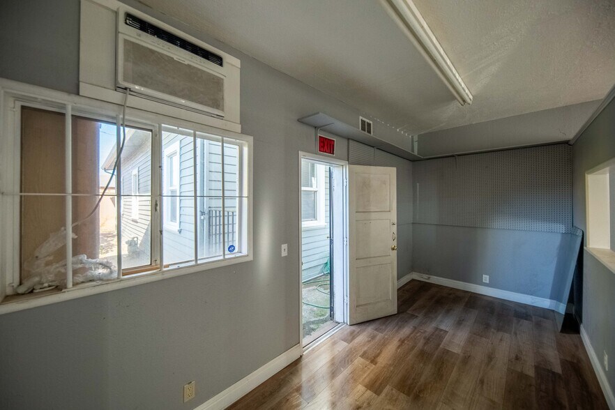 More Photos Of 115 E Walnut St, Lodi Freestanding For Sale