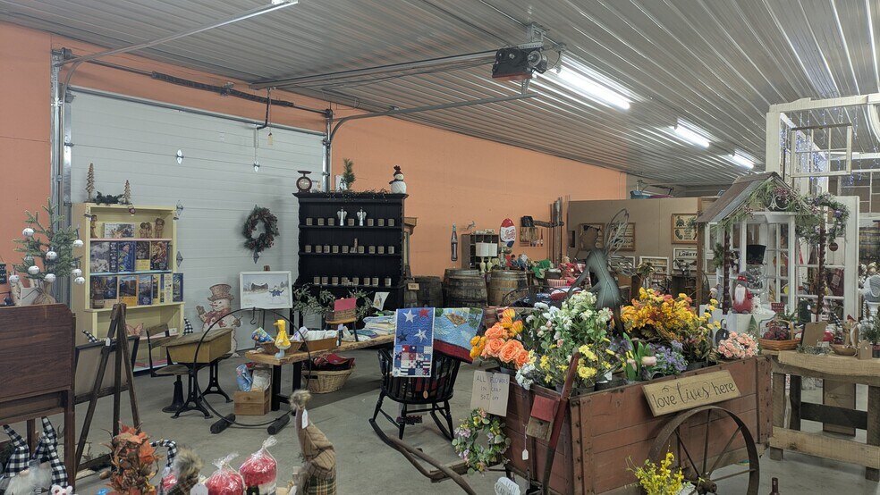More Photos Of 10452 1400 North rd, Bloomington Storefront For Sale