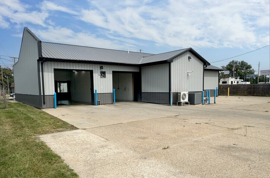 More Photos Of 1424 Army Post Rd, Des Moines Carwash For Sale