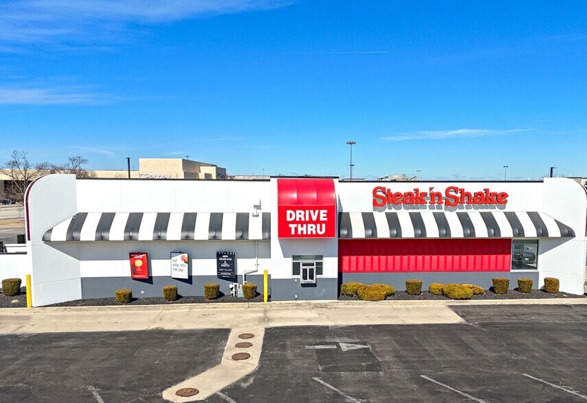 More Photos Of 4333 Fox Valley, Aurora Freestanding For Sale