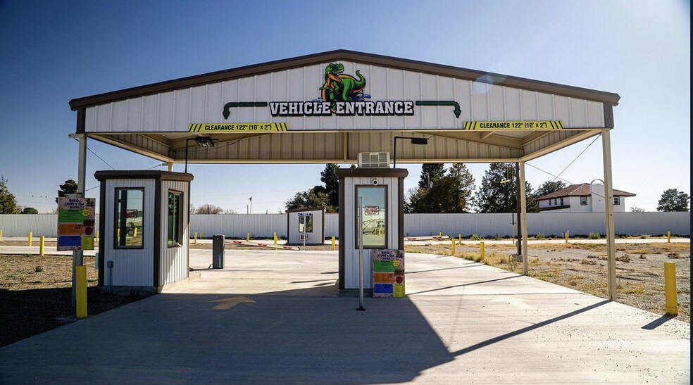 Primary Photo Of 3720 N Moss Ave, Odessa Carwash For Sale