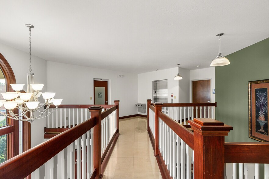 More Photos Of 1230 Lexington Ave, Mansfield Office For Lease