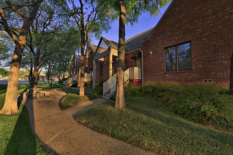 More Photos Of 230 N Park Blvd, Grapevine Medical For Lease