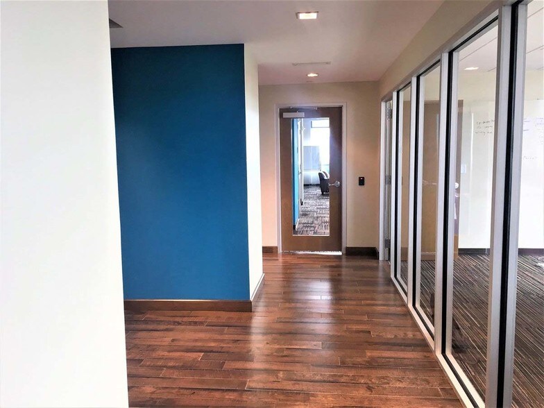 More Photos Of 605 Chestnut St, Chattanooga Office For Lease