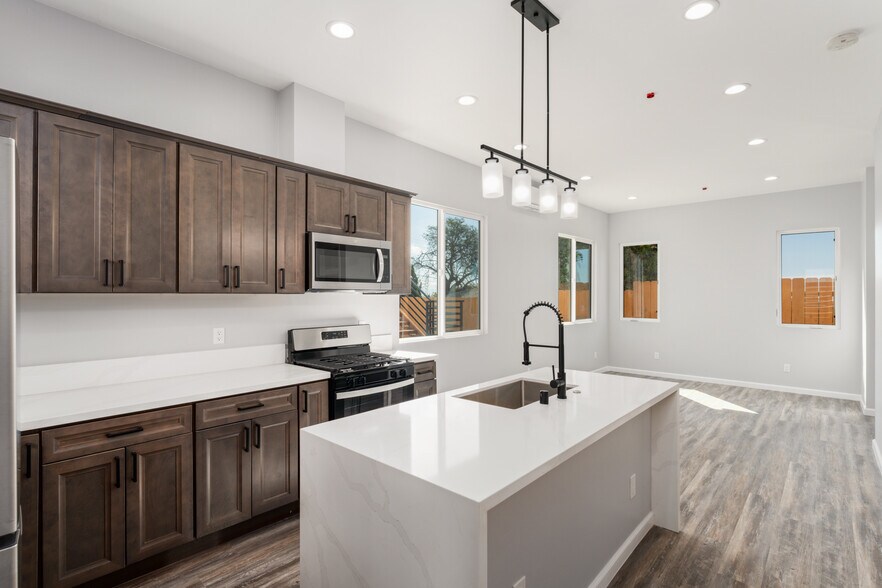 More Photos Of 6728 Thomson Ct, San Diego Apartments For Sale