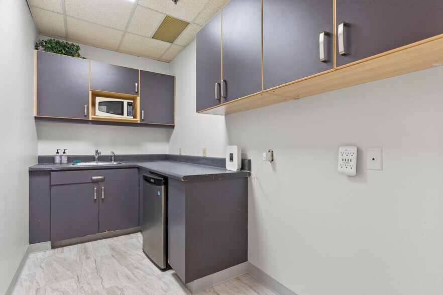 More Photos Of 1820 The Exchange SE, Atlanta Office For Sale