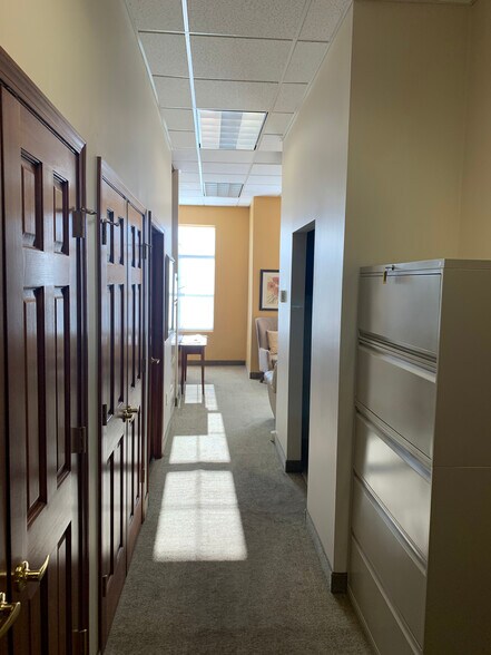 More Photos Of 9700 park plaza Ave, Louisville Medical For Lease