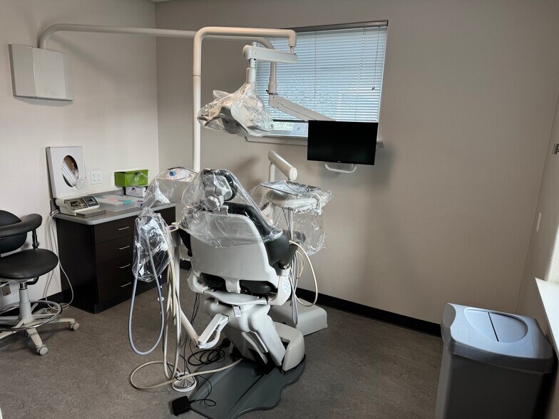 More Photos Of 700 SW Ramsey Ave, Grants Pass Medical For Lease