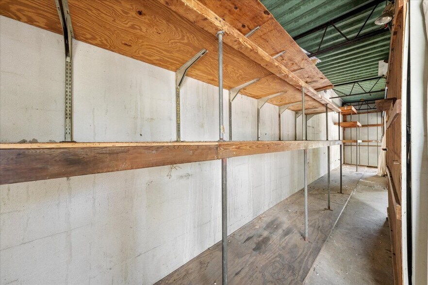 More Photos Of 1901 13th Ave N, Saint Petersburg Distribution For Lease