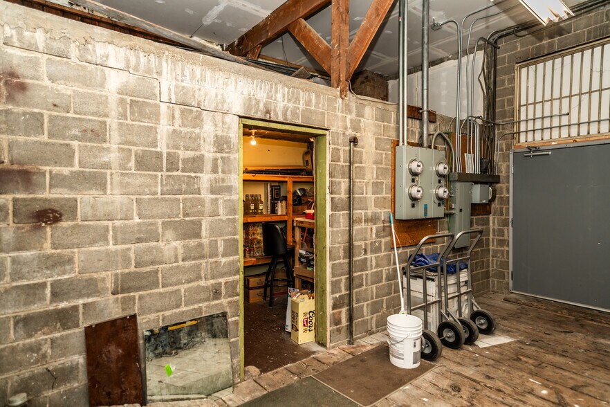 More Photos Of 152 Johnson Ave, Orofino Bar For Sale