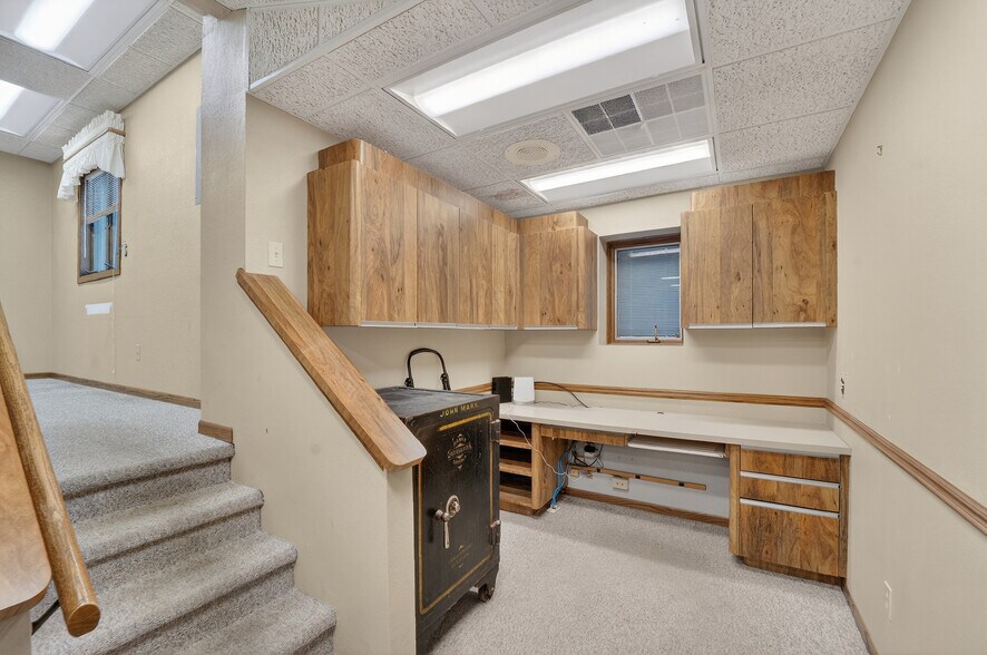 More Photos Of 533 S Main St, West Bend Office For Sale